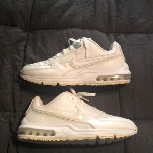 I am selling an all white pair of the Nike Air Max LTD 3’s. Size 9.5.